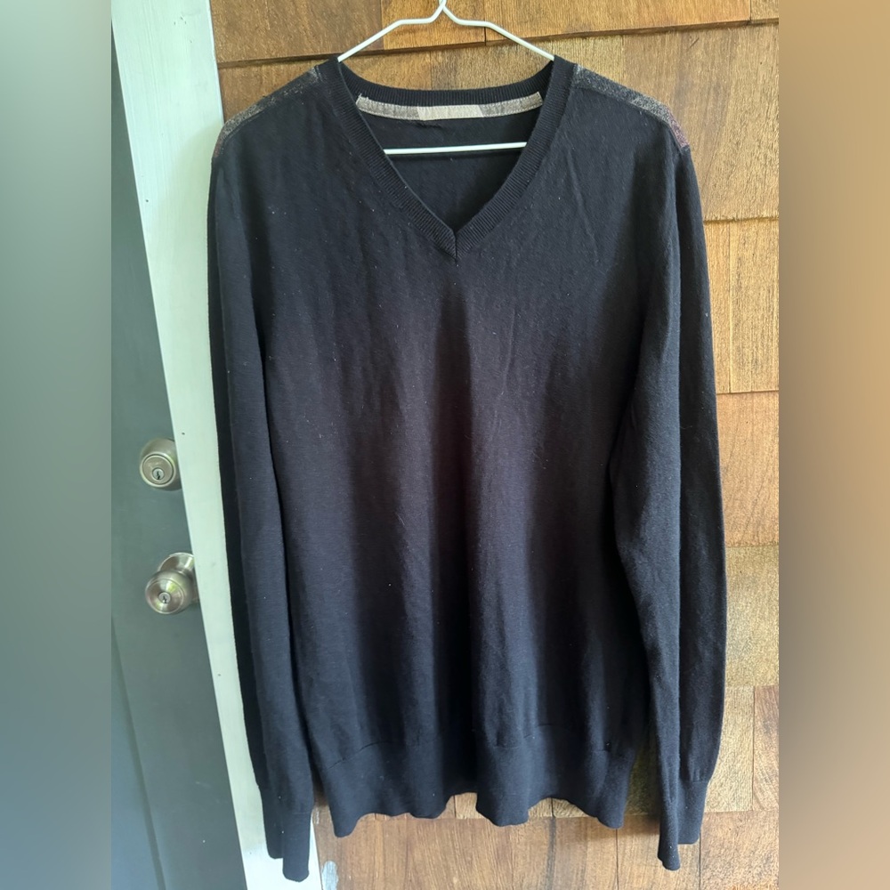 Burberry cashmere sweater with plaid pattern on shoulder area